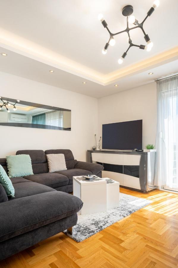 Apartment Tikvarin, Kastel Kambelovac Kaštela 외부 사진