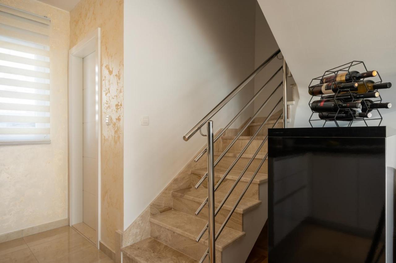 Apartment Tikvarin, Kastel Kambelovac Kaštela 외부 사진