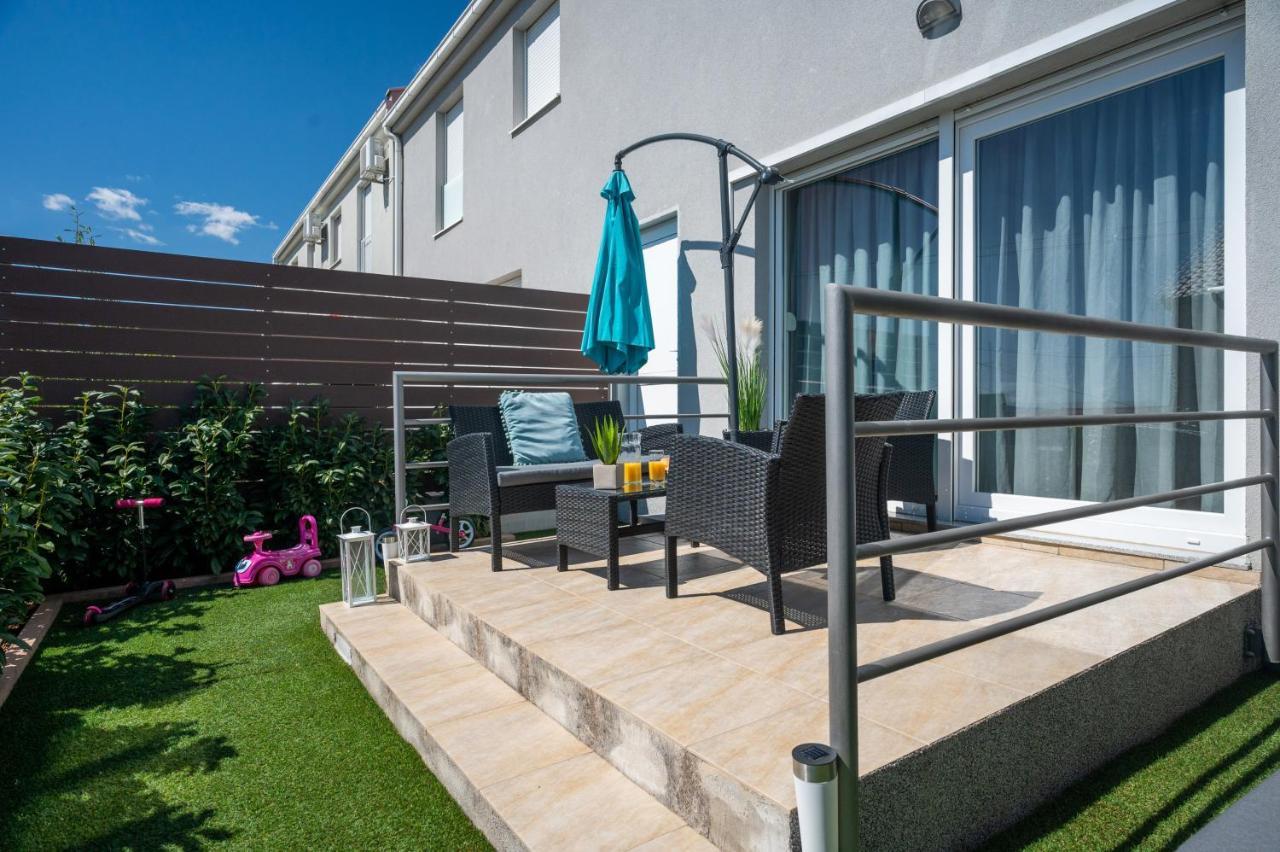 Apartment Tikvarin, Kastel Kambelovac Kaštela 외부 사진
